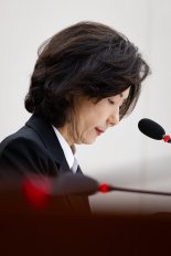 조기 유학 규정 위반... "부모 마음 이기지 못해" 이진숙 결국 '사과'