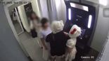 베트남 '포토부스 폭행' 여성…"나도 신상 유출된 피해자"