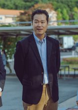 백현진, '메리 킬즈 피플' 합류…미스터리한 사업가 변신