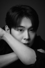 진욱, 데뷔 첫 단독 콘서트 ‘진심’ 전석 매진…26일 서울 개최