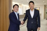 與 "주주충실 강화" vs 野 "경영권 방어"