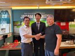 '이재명 당선' 전광판 그 치킨집에, 회장이 찾아왔다⋯"오늘 치킨 쏩니다" 기사회생한 점주
