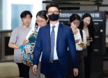 '건진법사 청탁 의혹' 통일교 전 간부 구속...특검 수사 급물살