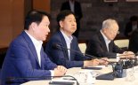 최태원 "기업이 성장할수록 차별적 규제 받는 것은 지양해야"