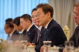 李대통령, 美日 순방 동행 기업인 만나 "힘 모아 위기를 기회로 만들자"