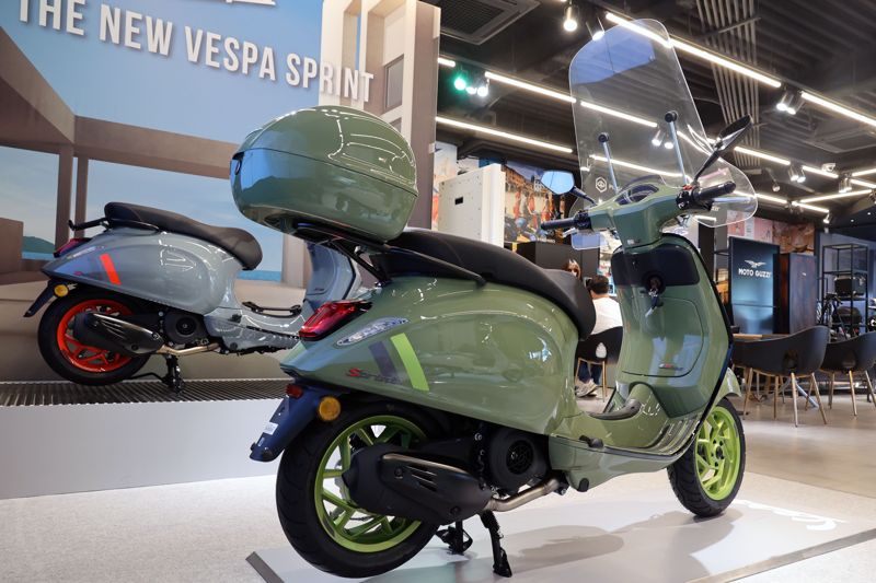 이탈리아 모터사이클 브랜드 베스파가 지난 12일 서울 강남구 모토플렉스 서울점에서 2026년형 신모델 ‘프리마베라S’와 ‘스프린트S’, ‘스프린트 오피치나8’, ‘스프린트 테크’를 공개했다. 사진&#x3D;서동일 기자