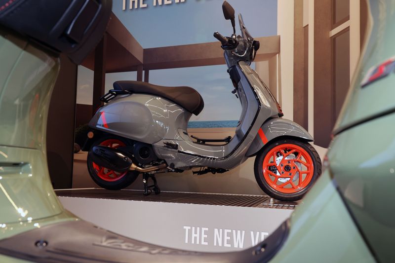 이탈리아 모터사이클 브랜드 베스파가 지난 12일 서울 강남구 모토플렉스 서울점에서 2026년형 신모델 ‘프리마베라S’와 ‘스프린트S’, ‘스프린트 오피치나8’, ‘스프린트 테크’를 공개했다. 사진&#x3D;서동일 기자