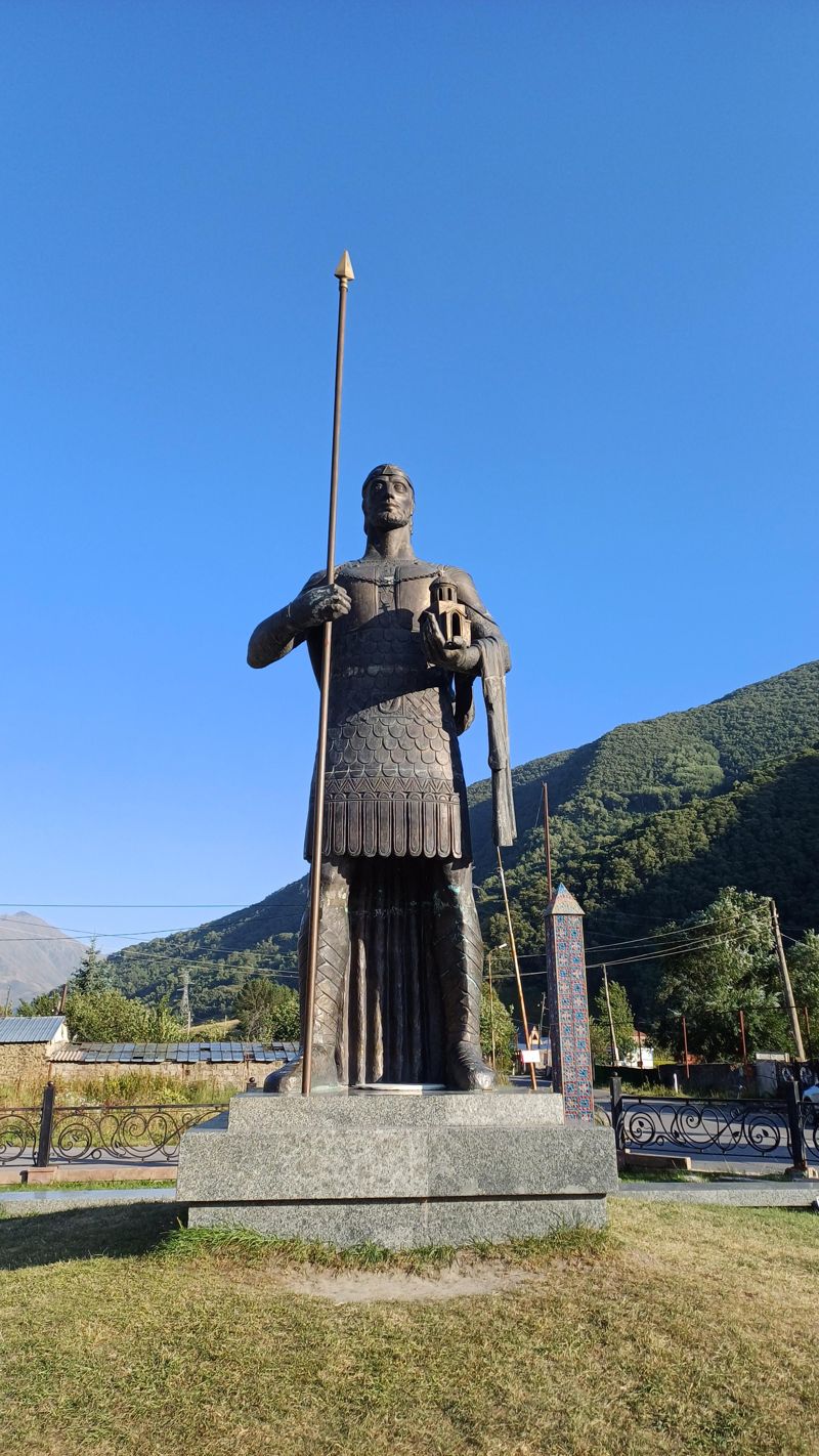 스노 마을의 동상. 