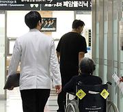 '빅5' 병원 교수들, 주 1회 휴진 결정…의료개혁특위 '반쪽 출범'