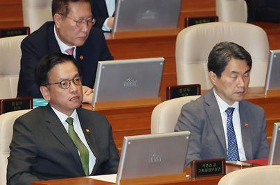 '대통령 권한대행의 대행의 대행'...한덕수, 교육 부총리에 권한 인계
