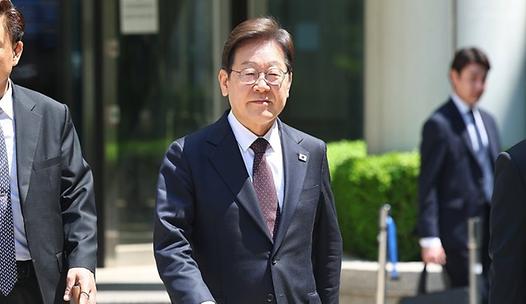 스탠드 메인기사
