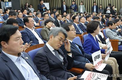 李파기환송에 민주당서 "대통령되면 재판정지" 법안 발의 잇따라(종합)