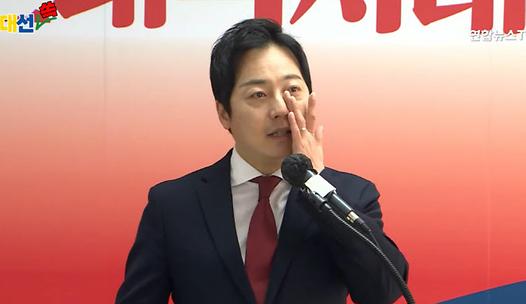스탠드 메인기사