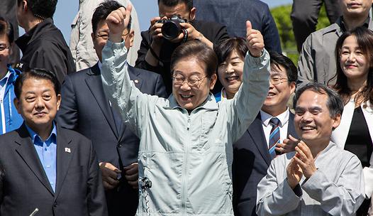 스탠드 메인기사