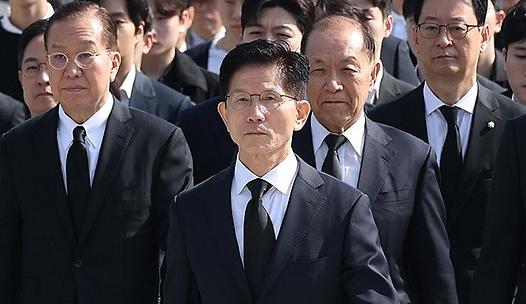 스탠드 메인기사