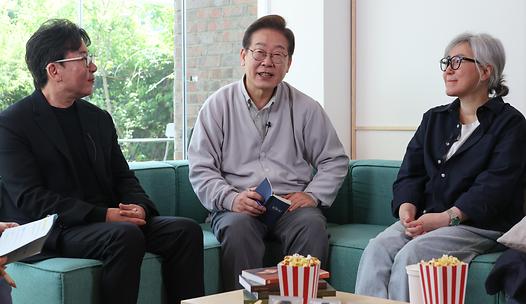 스탠드 메인기사