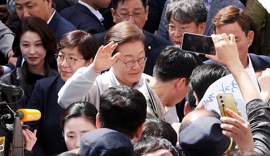 스탠드 메인기사