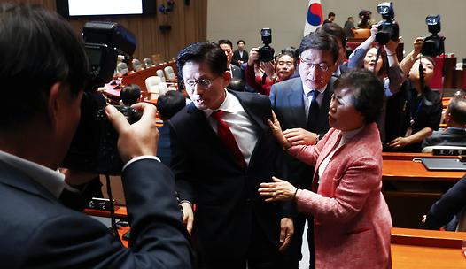 스탠드 메인기사