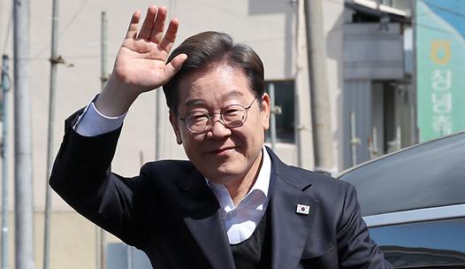 스탠드 메인기사