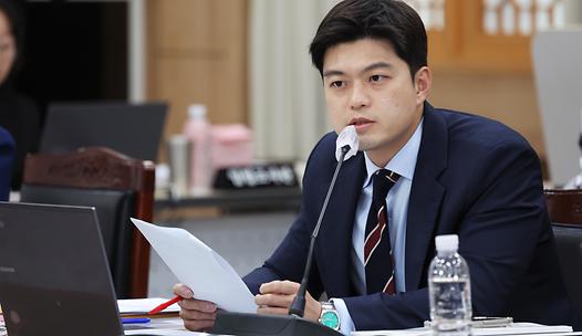 스탠드 메인기사