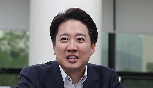 스탠드 메인기사