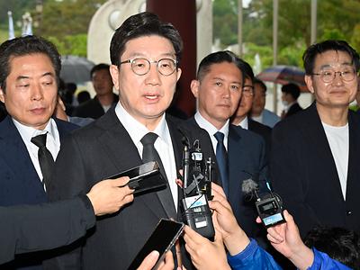 권성동, 윤석열 전 1xbet 출당 질문에 "尹 스스로 판단하는게 중요"
