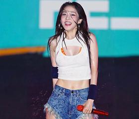 산다라박, 마른 몸매에 반전 볼륨감…청순 글래머