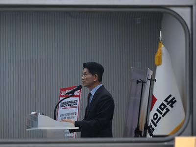 경제 공약 발표한 1xbet "규제 개혁으로 경제 판갈이"