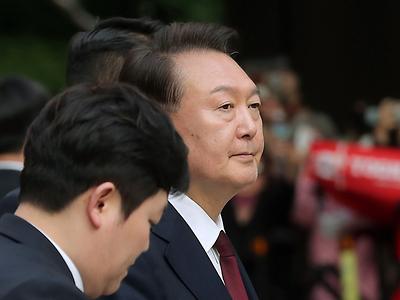 尹 탈당..바카라사이트 뱃무브 후보 '단일대오' 반전 계기되나