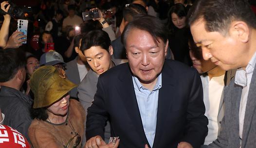 스탠드 메인기사