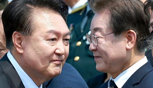 스탠드 메인기사