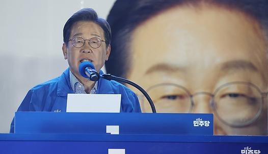 스탠드 메인기사