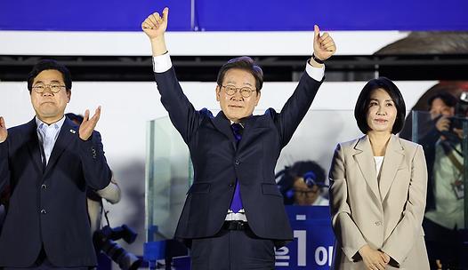 스탠드 메인기사