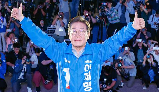 스탠드 메인기사