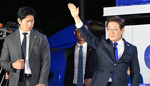 스탠드 메인기사