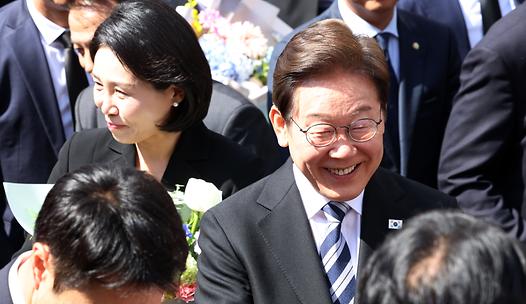 스탠드 메인기사