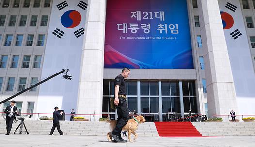 스탠드 메인기사