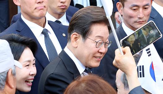 스탠드 메인기사