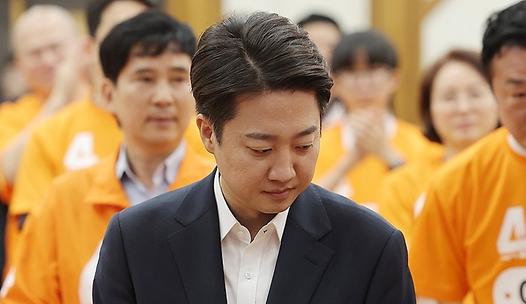 스탠드 메인기사