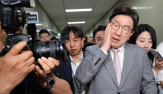 스탠드 메인기사