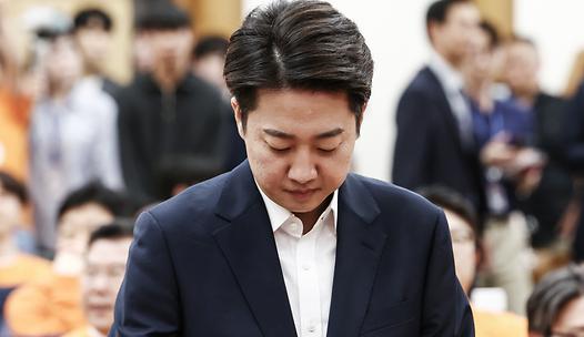 스탠드 메인기사
