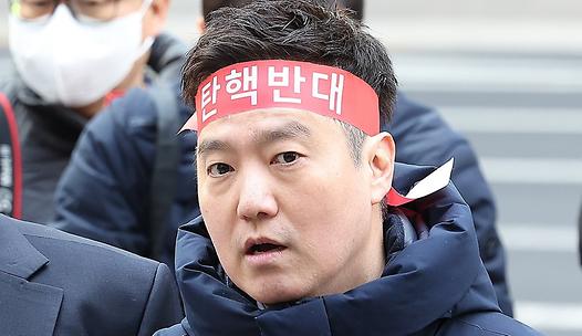 스탠드 메인기사
