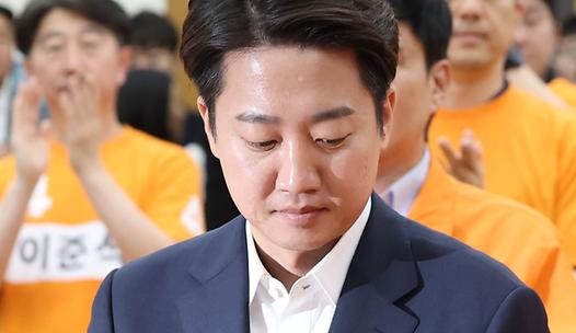 스탠드 메인기사