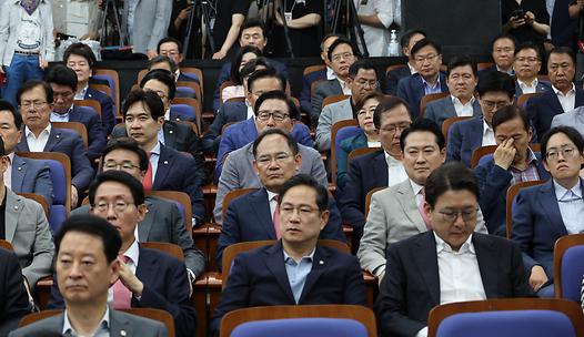 스탠드 메인기사