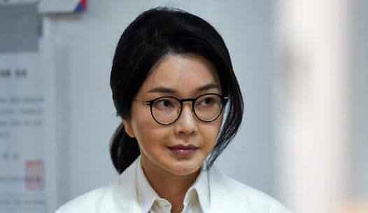 스탠드 메인기사