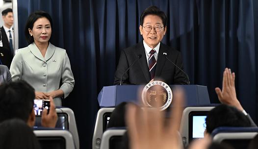 스탠드 메인기사