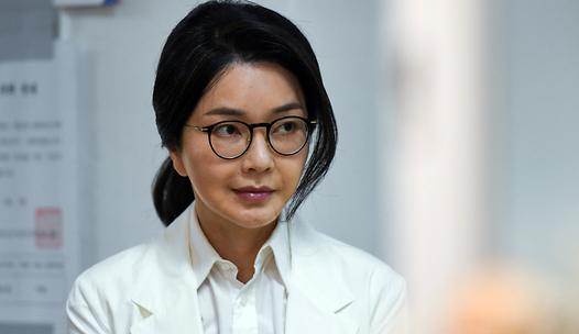 스탠드 메인기사
