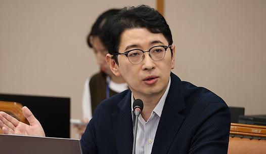 스탠드 메인기사