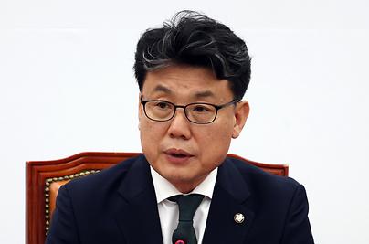 與 “외국인 빚 탕감? 개별심사할 것..7월 중 소비쿠폰 지급”