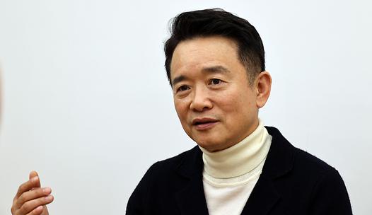 스탠드 메인기사